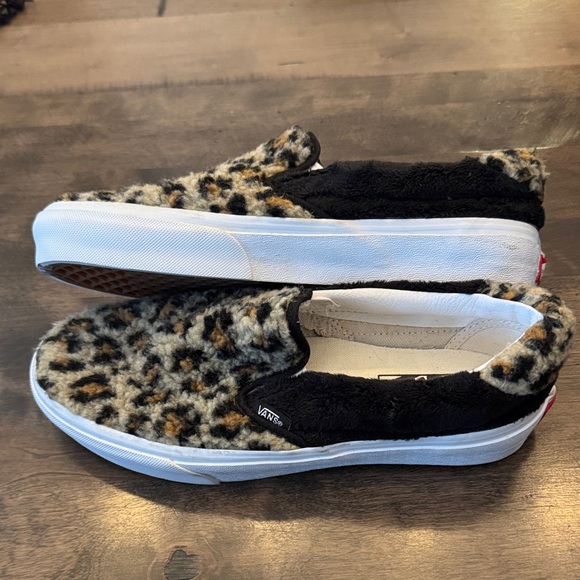 Vans Leopard-Pattern Fuzzy Slip-On Shoes in Black, Tan, Cream - Picture 2 of 7